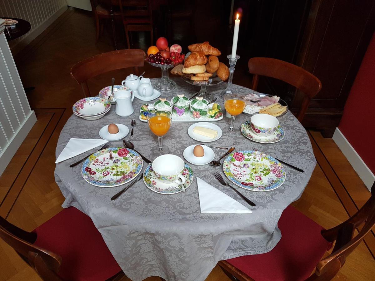 Emma'S B&B Хага Екстериор снимка