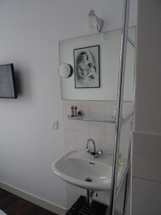 Emma'S B&B Хага Екстериор снимка